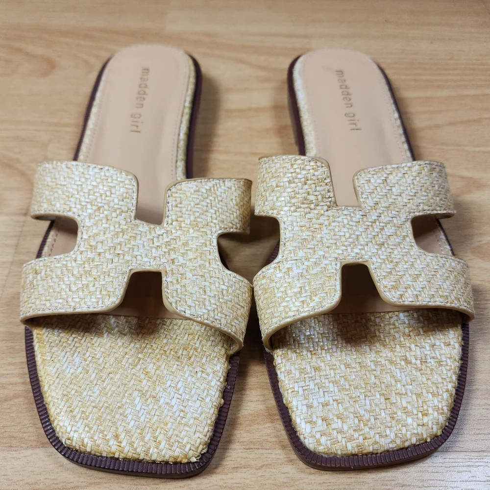 Steve Madden‎ / Madden Girl Hailey Raffia Beige Slide On Flat Sandals Size 9